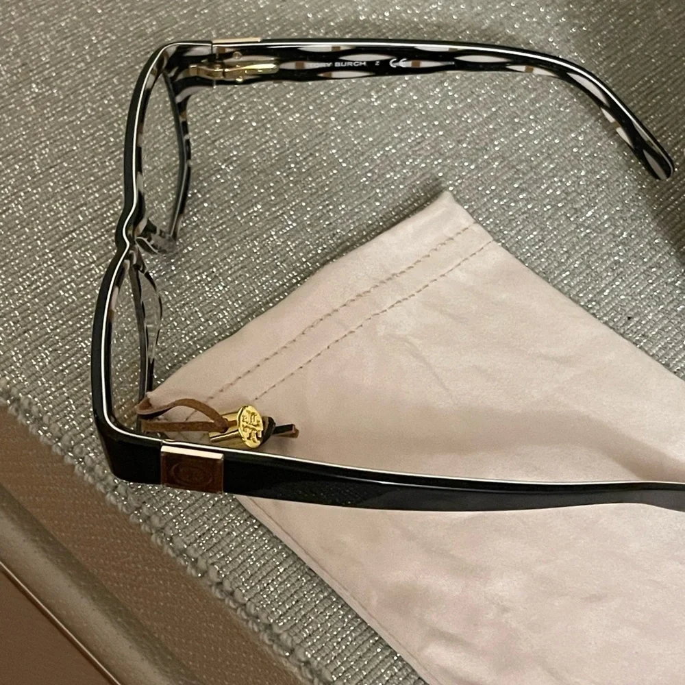 never eyeglasses